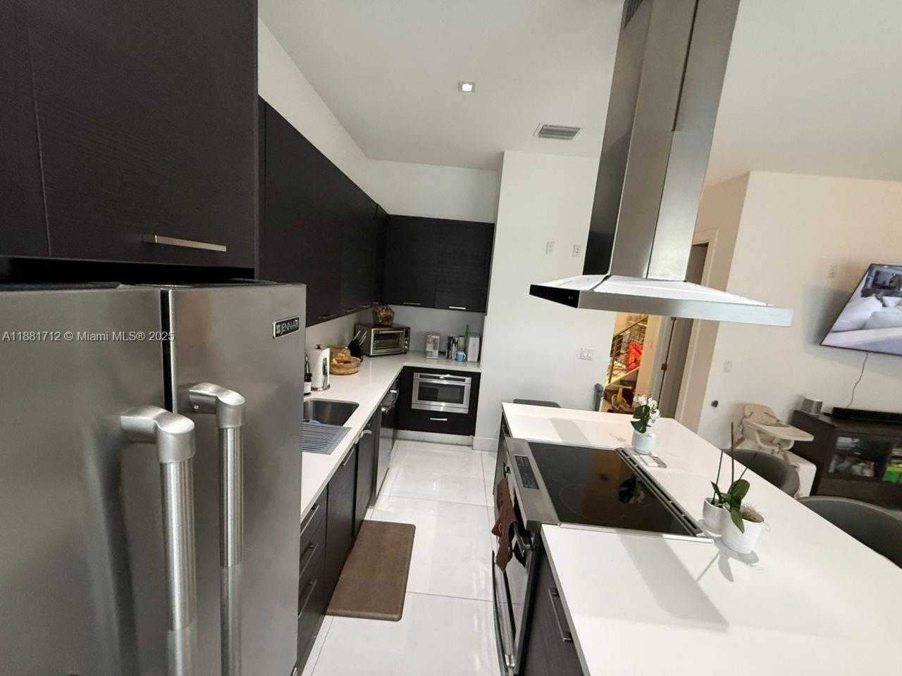 Small Image of 9165 NORTH WEST 33RD ST, Doral Number 29