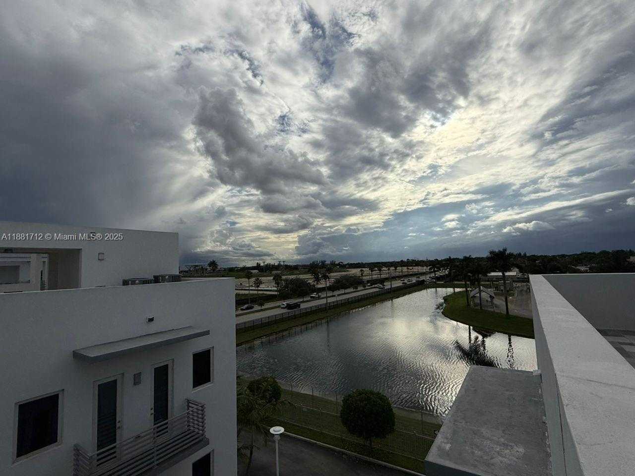 Small Image of 9165 NORTH WEST 33RD ST, Doral Number 3