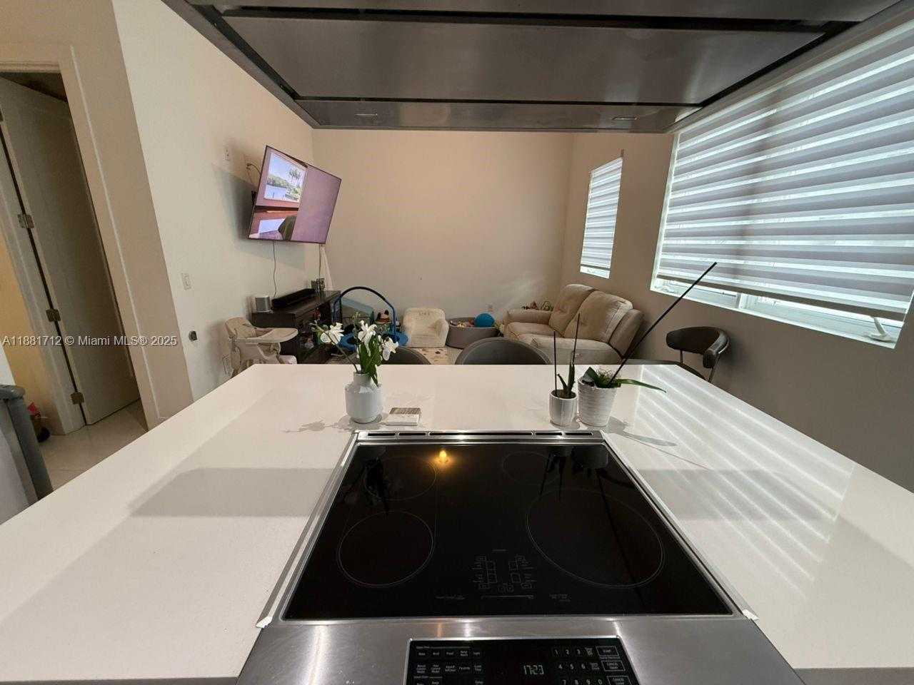 Small Image of 9165 NORTH WEST 33RD ST, Doral Number 30