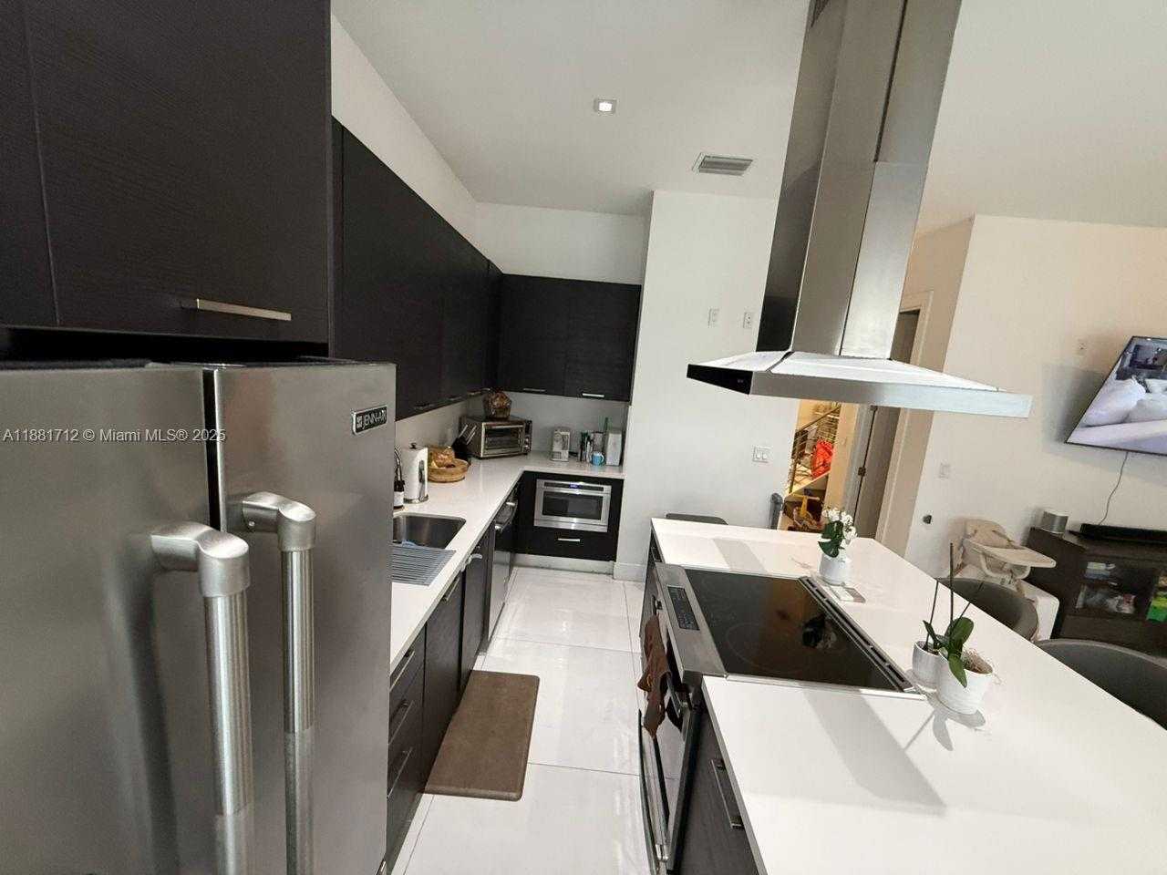 Small Image of 9165 NORTH WEST 33RD ST, Doral Number 31