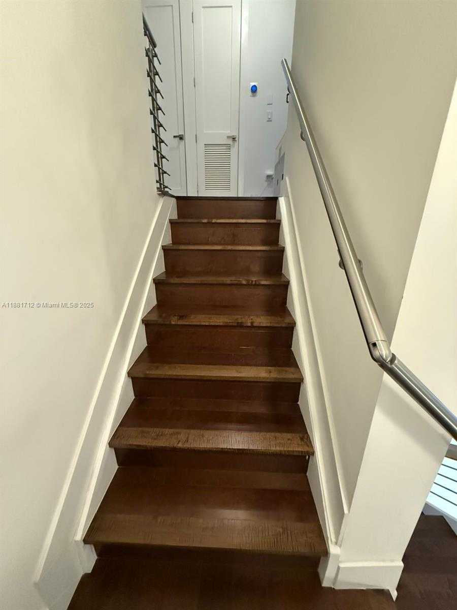 Small Image of 9165 NORTH WEST 33RD ST, Doral Number 32