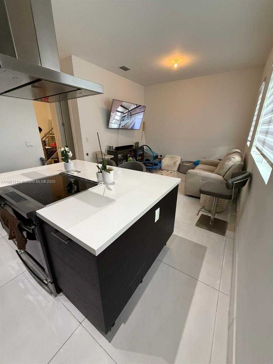 Small Image of 9165 NORTH WEST 33RD ST, Doral Number 34