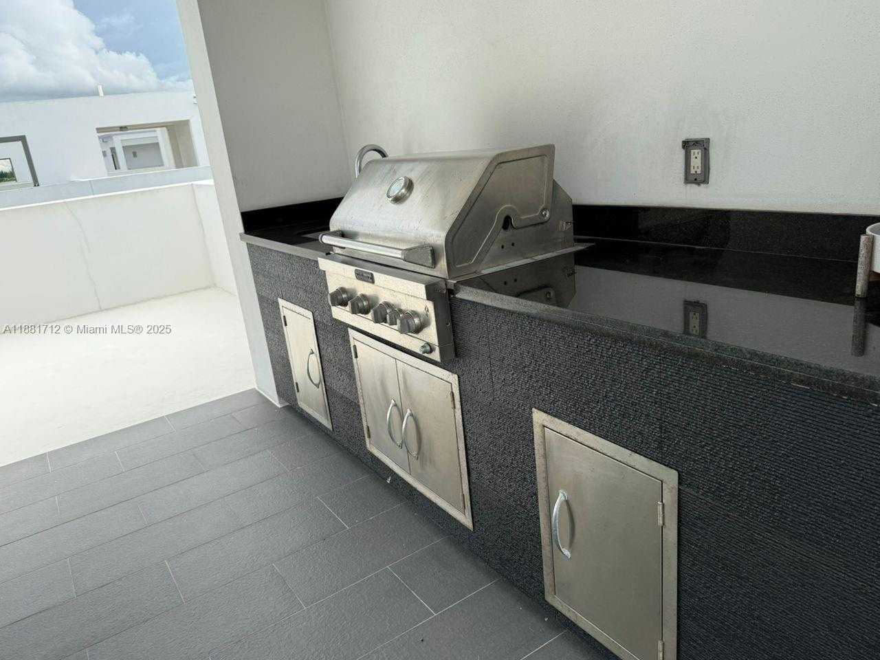 Small Image of 9165 NORTH WEST 33RD ST, Doral Number 37