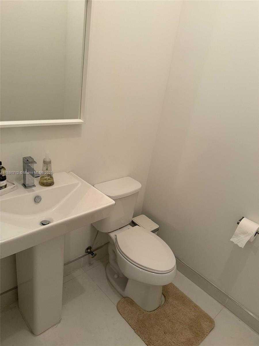 Small Image of 9165 NORTH WEST 33RD ST, Doral Number 6