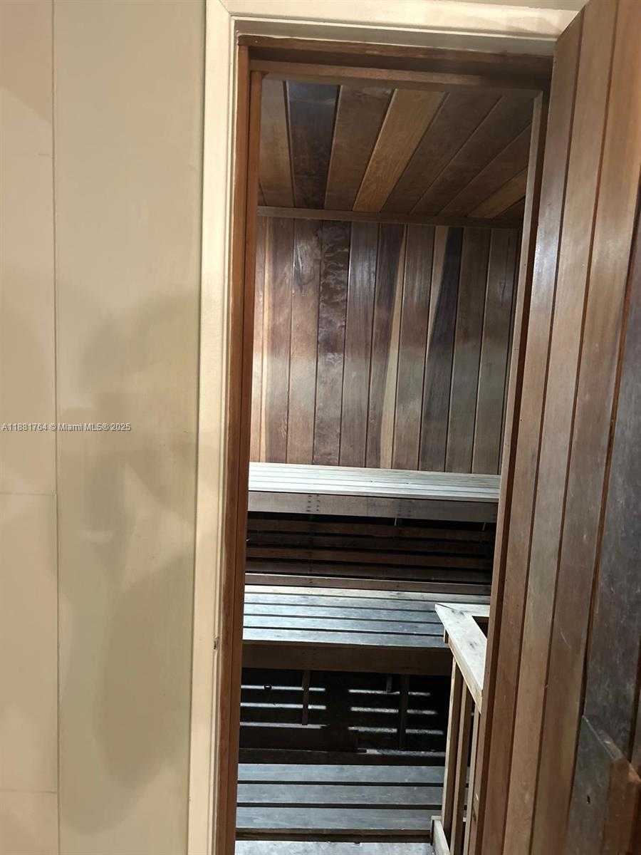 Small Image of 1621 COLLINS AVE #701, Miami Beach Number 11