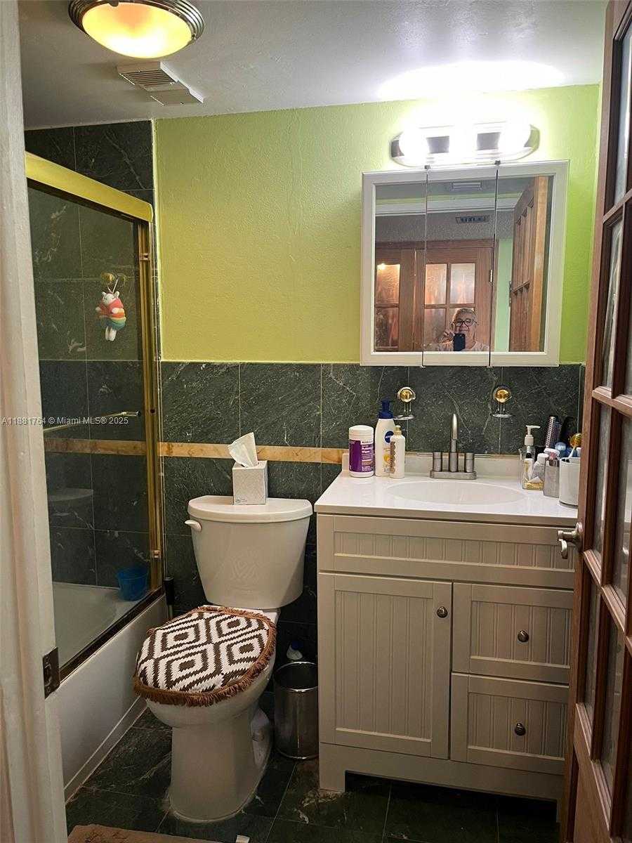 Small Image of 1621 COLLINS AVE #701, Miami Beach Number 18