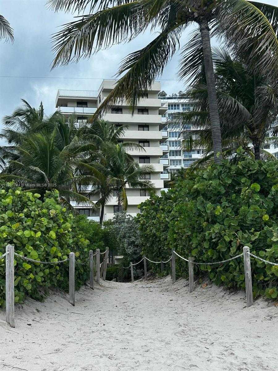 Small Image of 1621 COLLINS AVE #701, Miami Beach Number 4