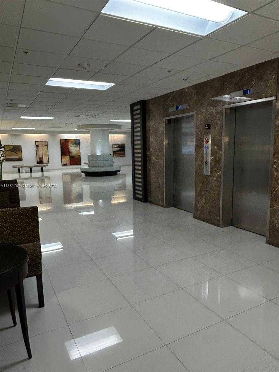 Small Image of 1621 COLLINS AVE #701, Miami Beach Number 8
