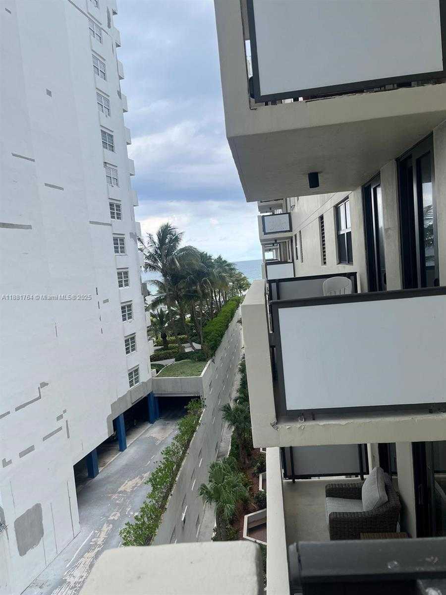Small Image of 1621 COLLINS AVE #701, Miami Beach Number 9