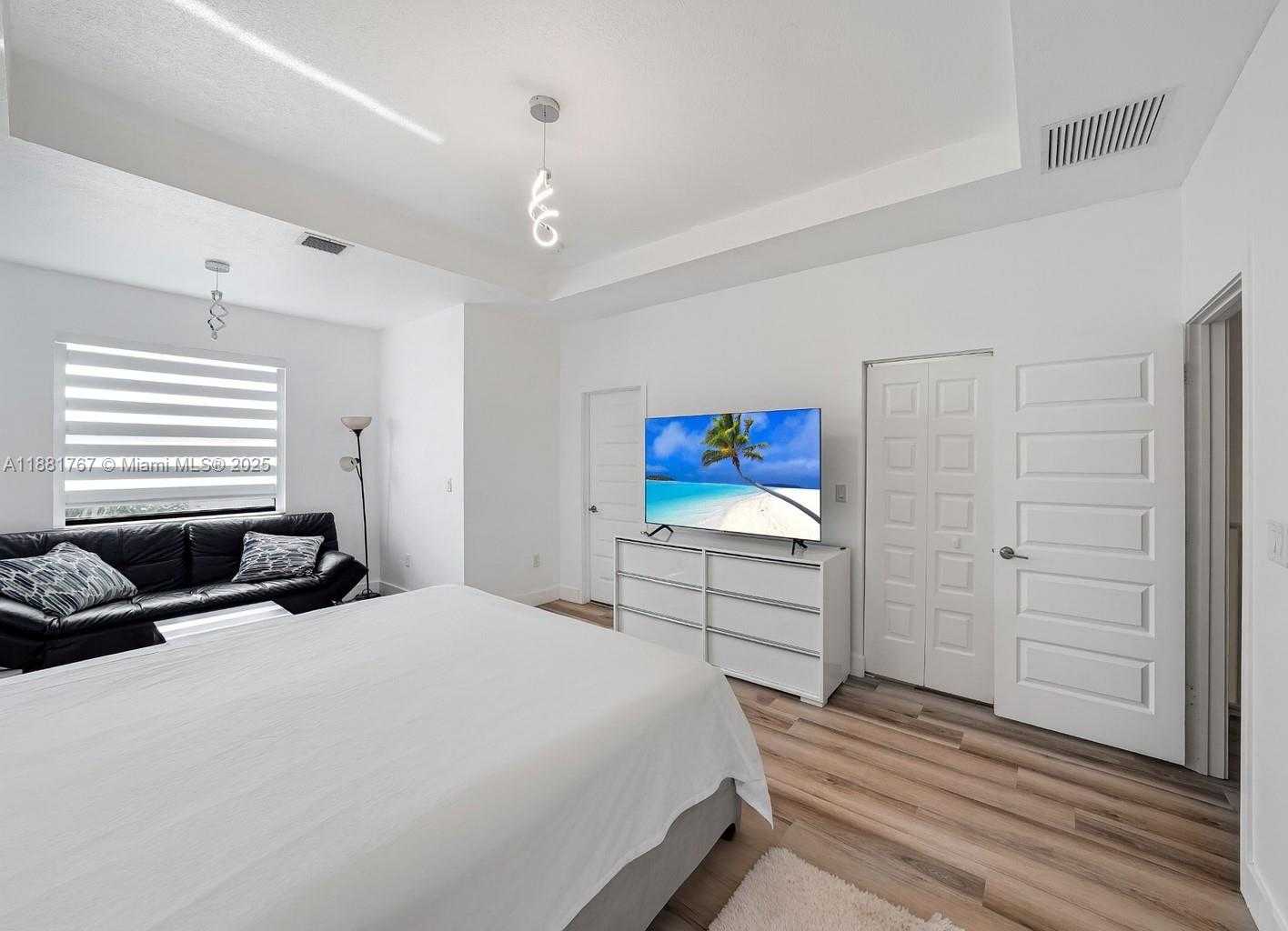 Small Image of 15809 NORTH WEST 91ST CT, Miami Lakes Number 10