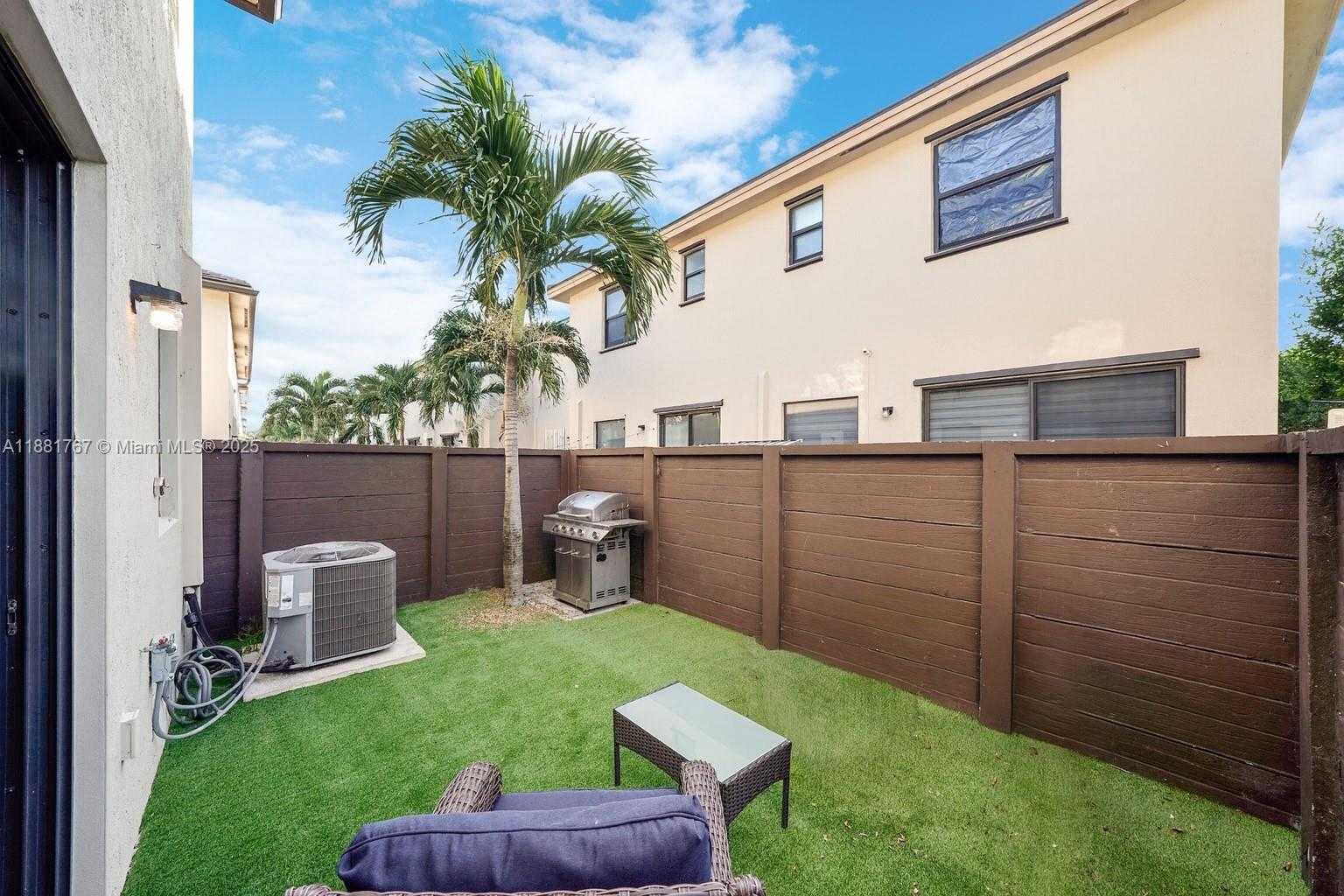 Small Image of 15809 NORTH WEST 91ST CT, Miami Lakes Number 4