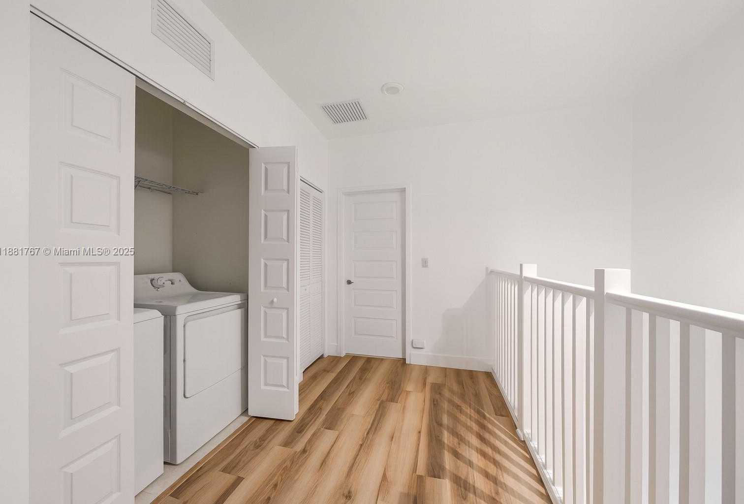 Small Image of 15809 NORTH WEST 91ST CT, Miami Lakes Number 7