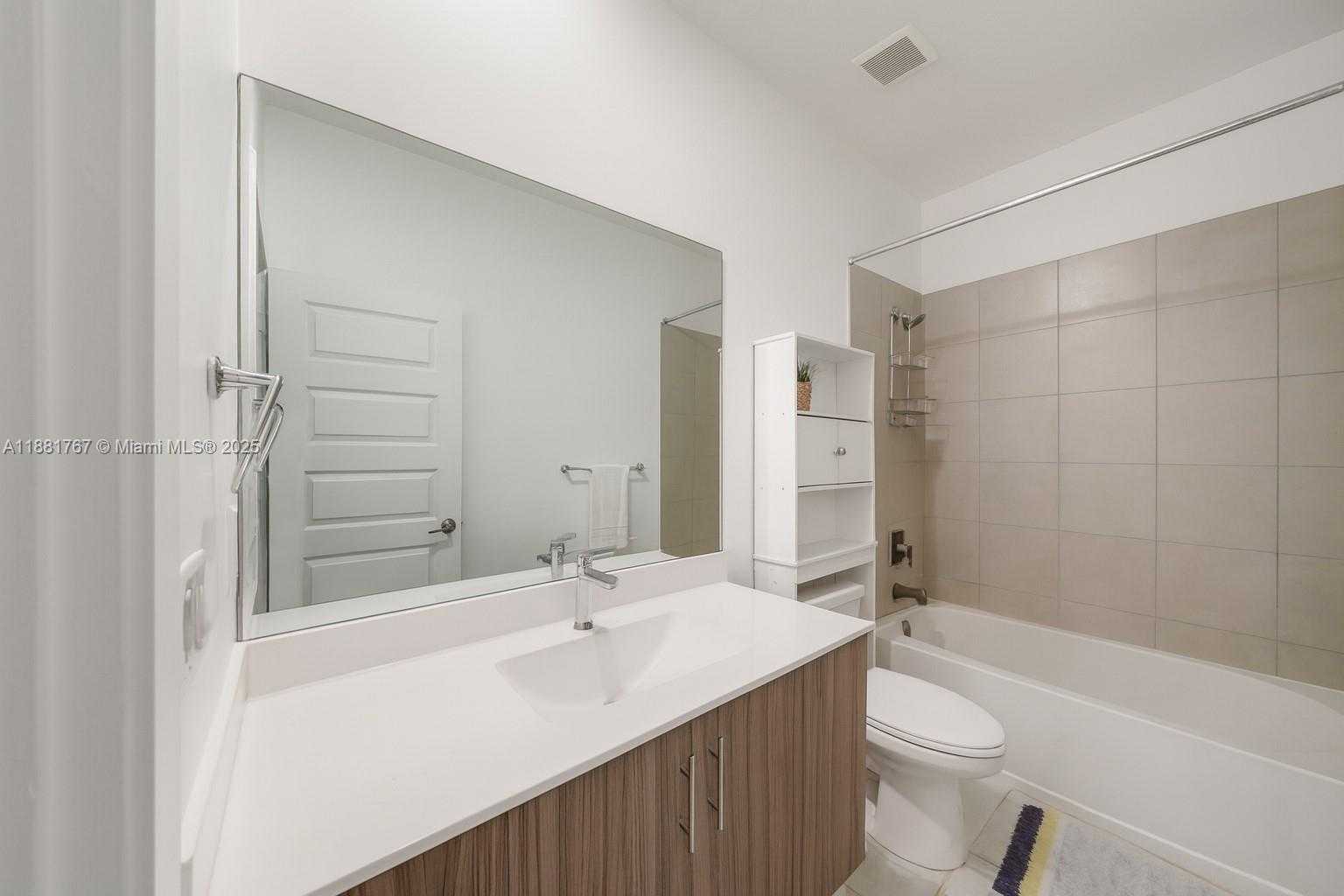 Small Image of 15809 NORTH WEST 91ST CT, Miami Lakes Number 9