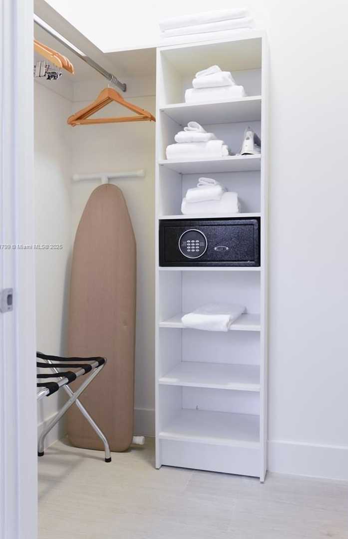 Small Image of 4010 SOUTH OCEAN DR #R302, Hollywood Number 17