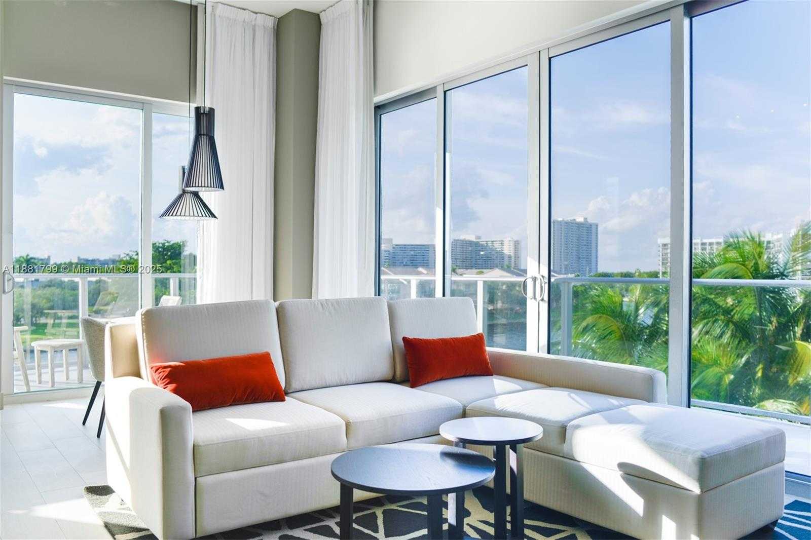 Small Image of 4010 SOUTH OCEAN DR #R302, Hollywood Number 3