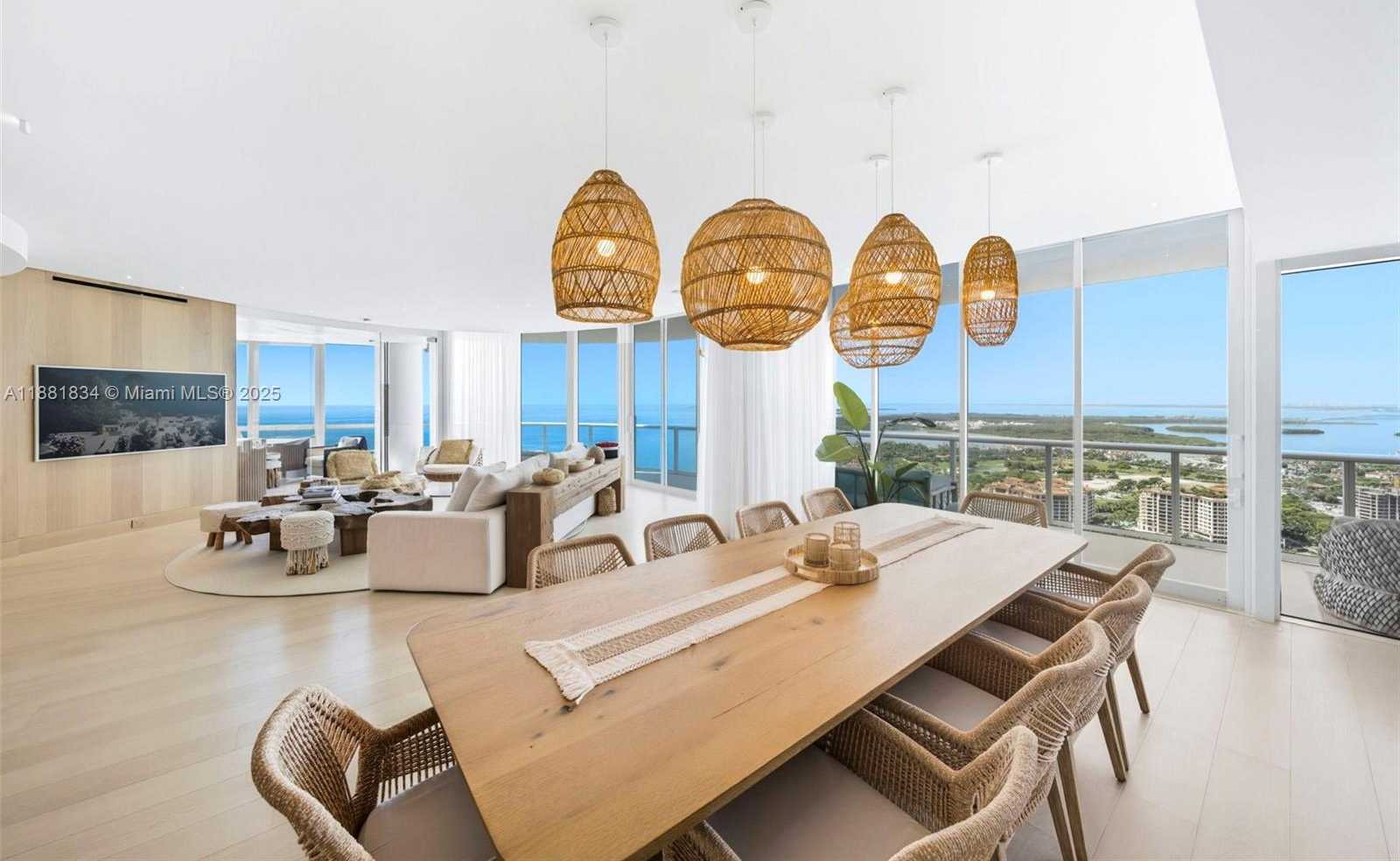 Small Image of 100 SOUTH POINTE DR #3803, Miami Beach Number 10
