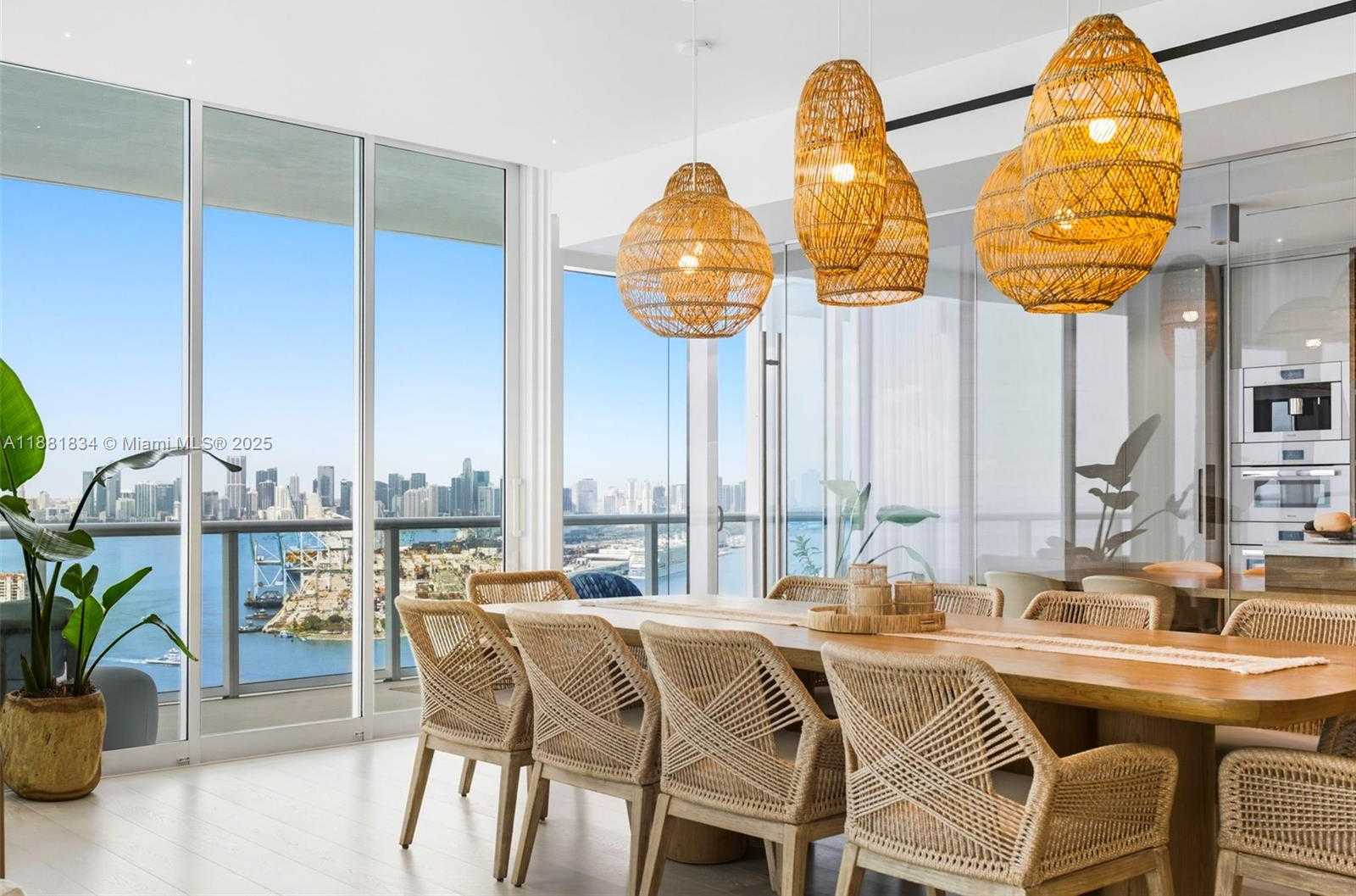 Small Image of 100 SOUTH POINTE DR #3803, Miami Beach Number 18
