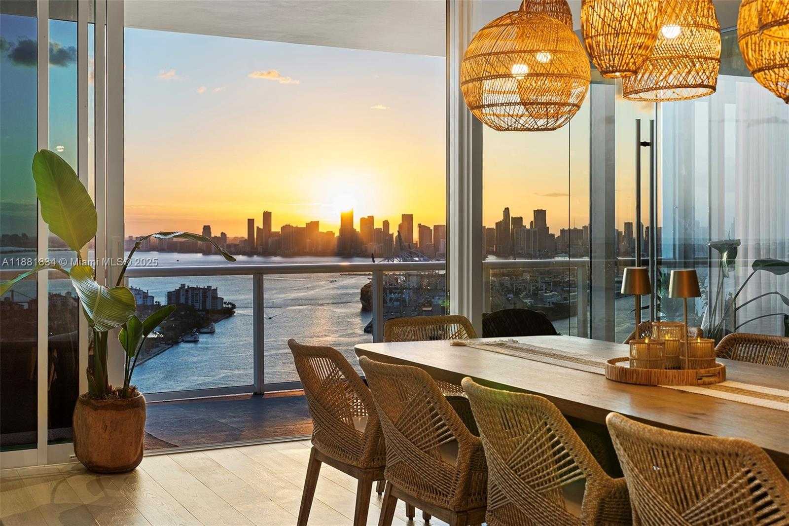 Small Image of 100 SOUTH POINTE DR #3803, Miami Beach Number 19