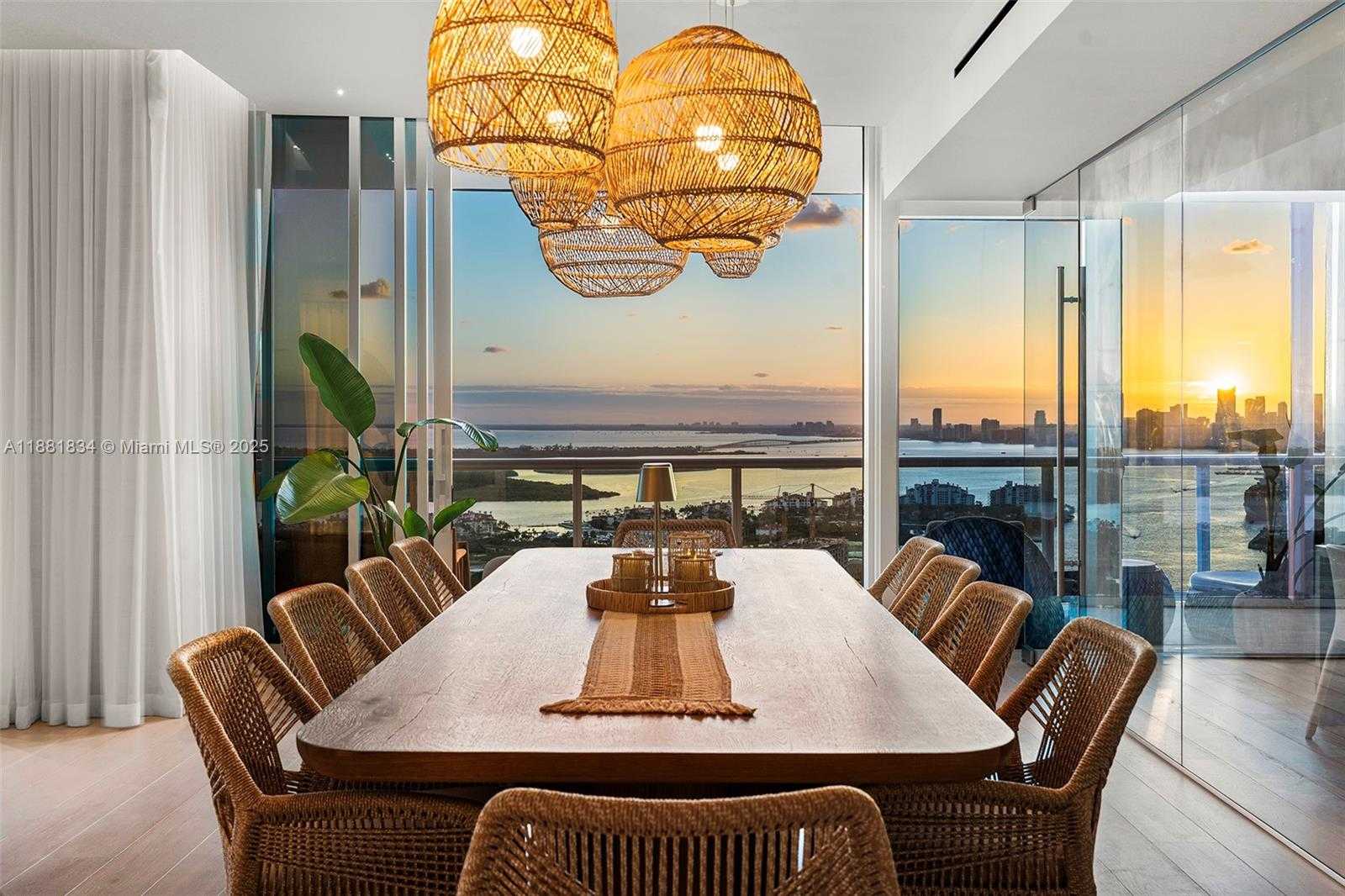 Small Image of 100 SOUTH POINTE DR #3803, Miami Beach Number 20
