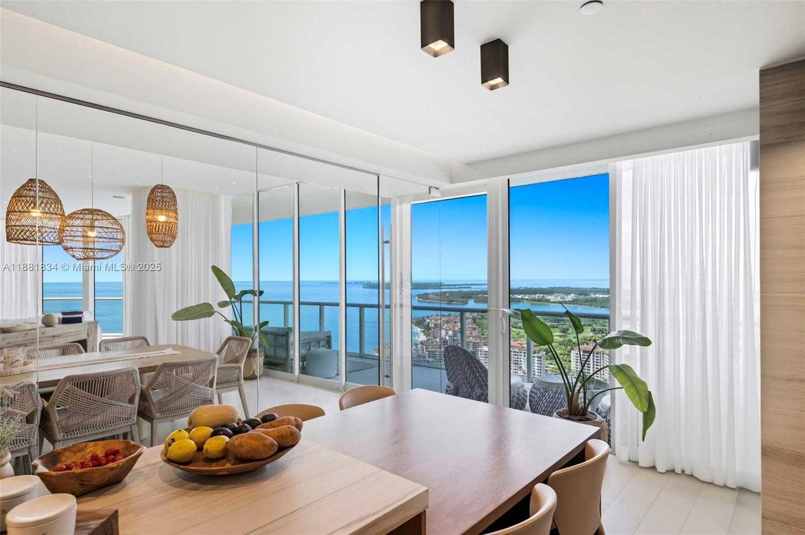 Small Image of 100 SOUTH POINTE DR #3803, Miami Beach Number 22