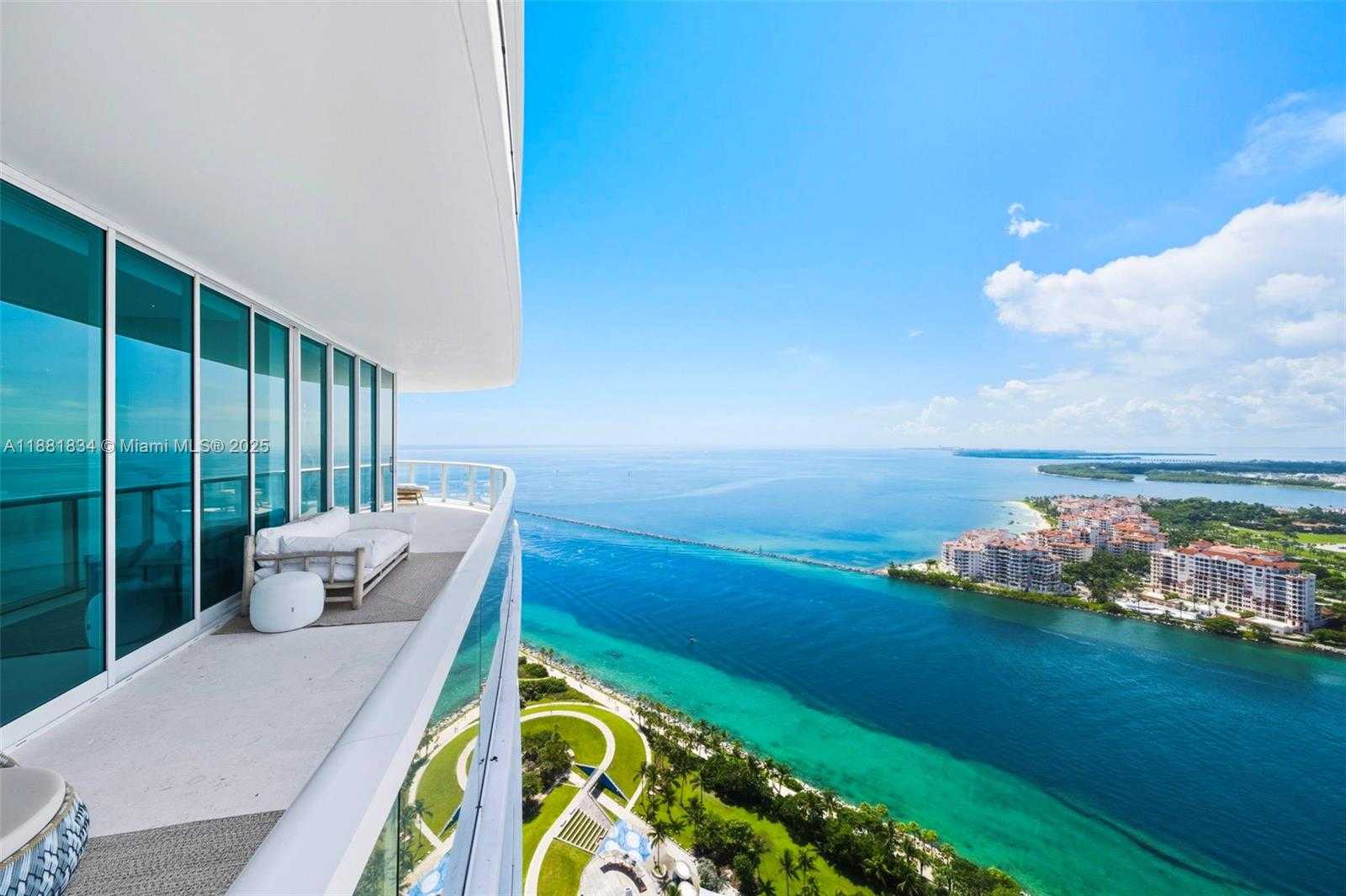 Small Image of 100 SOUTH POINTE DR #3803, Miami Beach Number 27