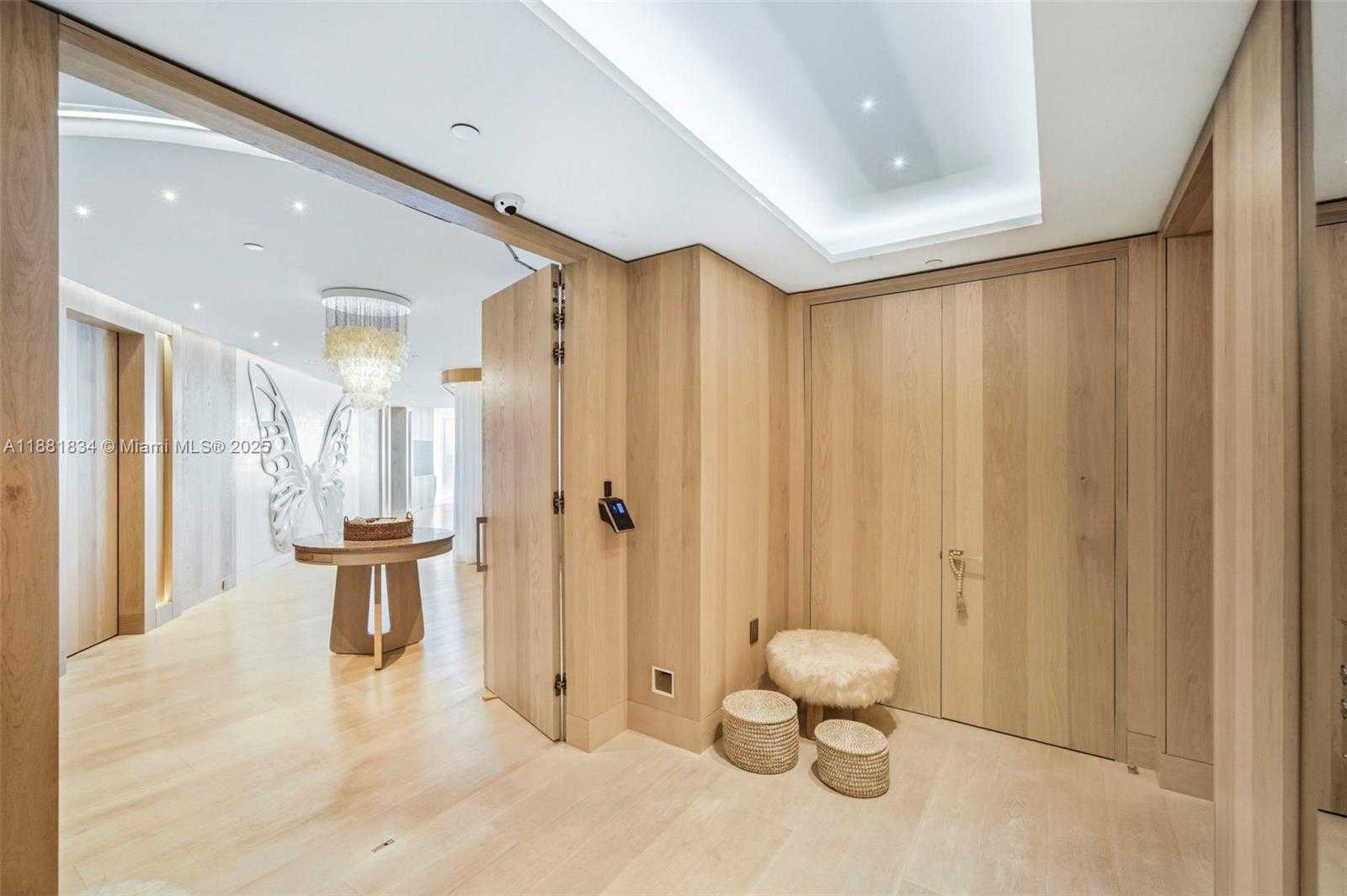 Small Image of 100 SOUTH POINTE DR #3803, Miami Beach Number 3