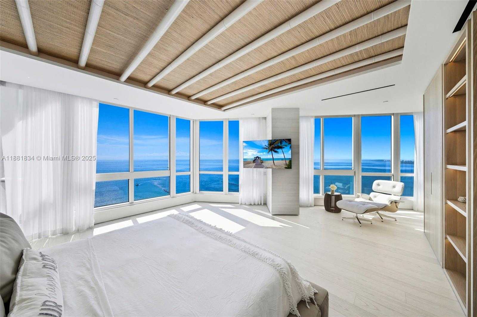 Small Image of 100 SOUTH POINTE DR #3803, Miami Beach Number 30