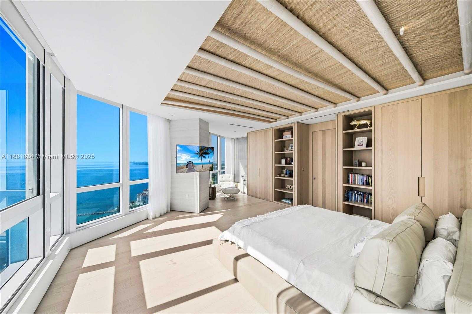 Small Image of 100 SOUTH POINTE DR #3803, Miami Beach Number 31