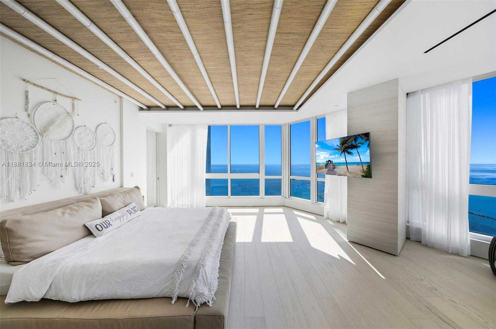 Small Image of 100 SOUTH POINTE DR #3803, Miami Beach Number 35