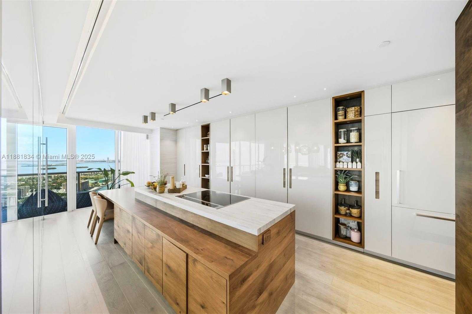 Small Image of 100 SOUTH POINTE DR #3803, Miami Beach Number 52