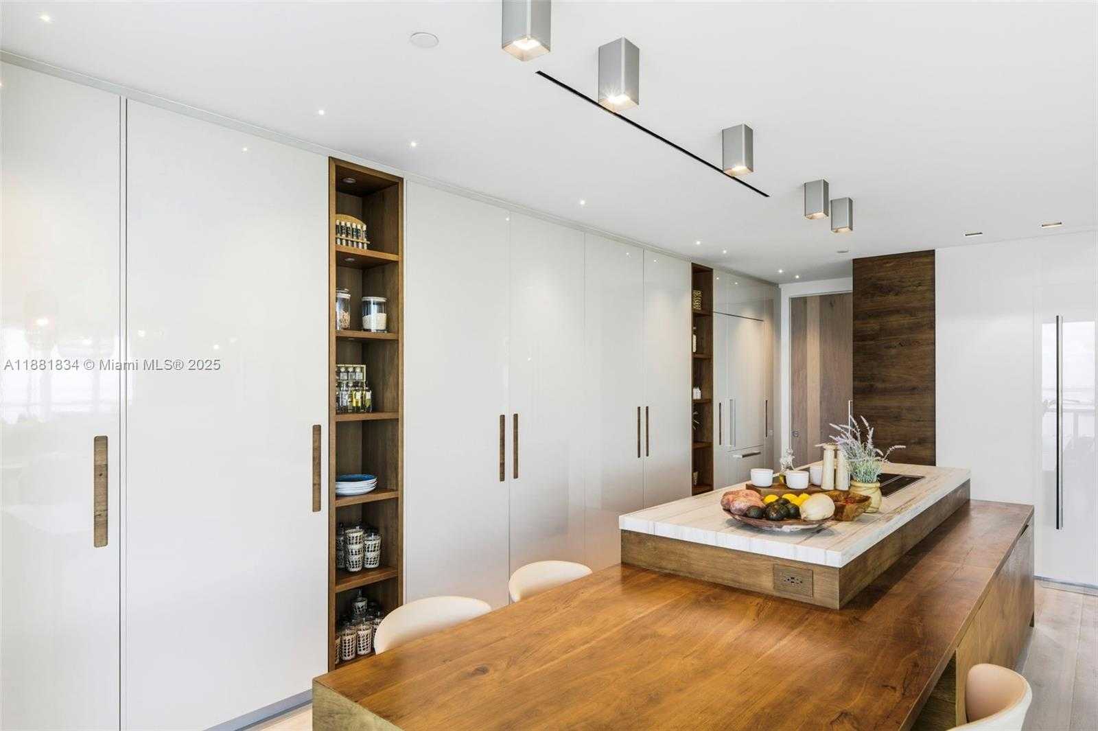 Small Image of 100 SOUTH POINTE DR #3803, Miami Beach Number 53