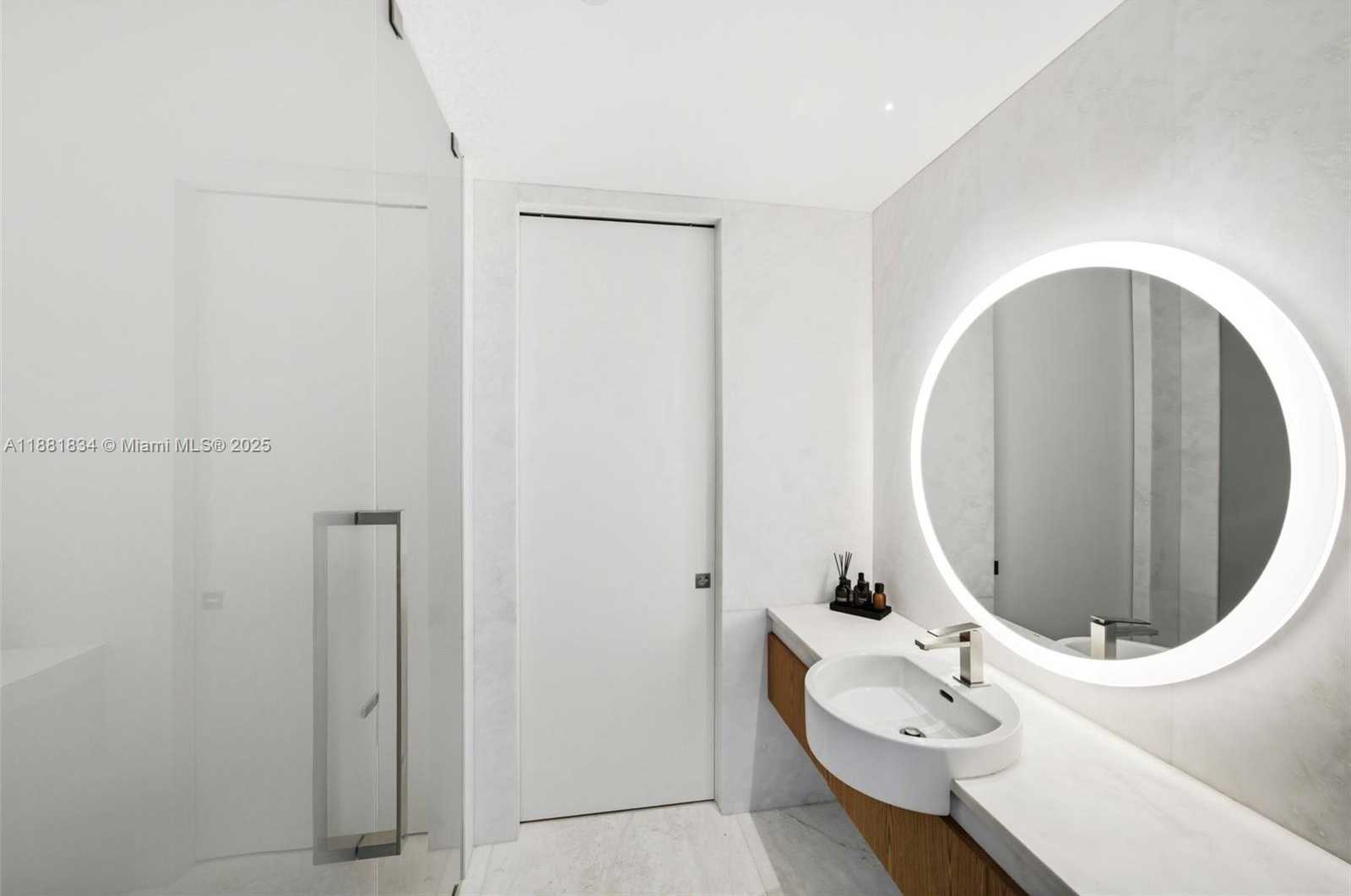 Small Image of 100 SOUTH POINTE DR #3803, Miami Beach Number 62