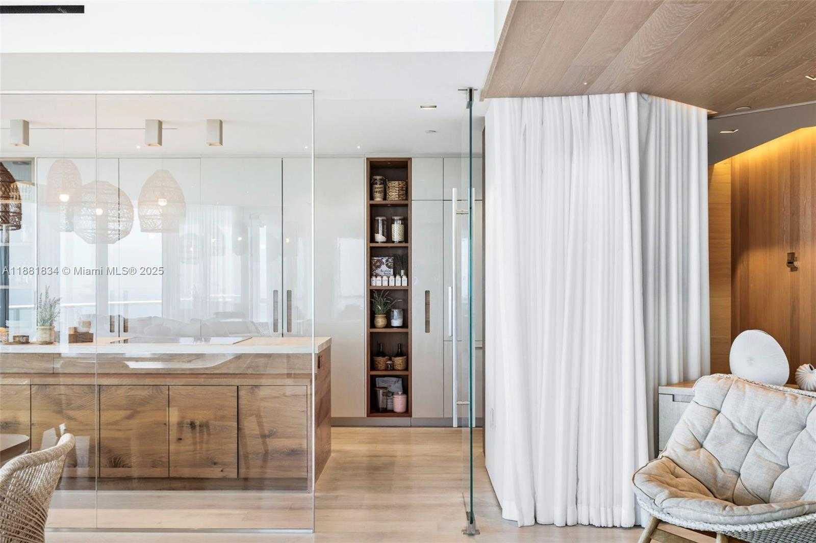 Small Image of 100 SOUTH POINTE DR #3803, Miami Beach Number 69