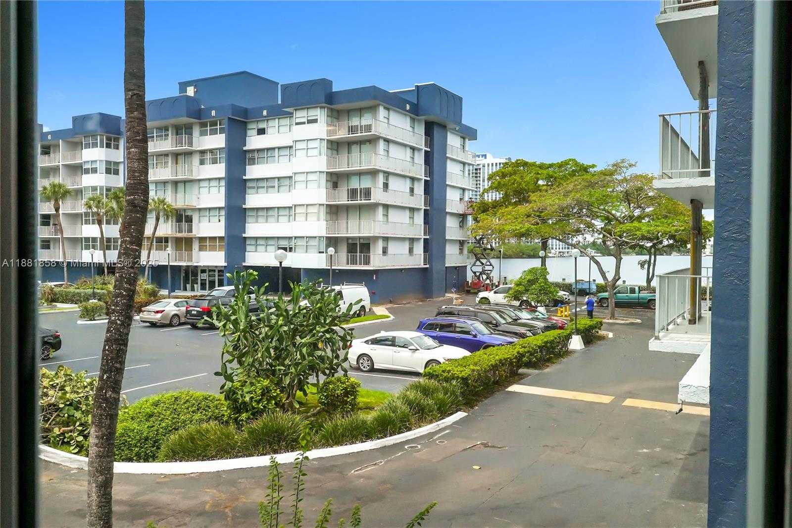 Small Image of 16558 NORTH EAST 26TH AVE #2A, North Miami Beach Number 39
