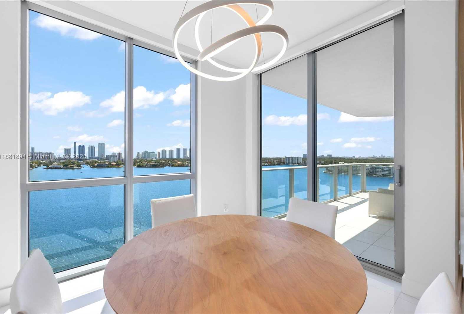 Small Image of 17111 BISCAYNE BLVD #1110, North Miami Beach Number 12