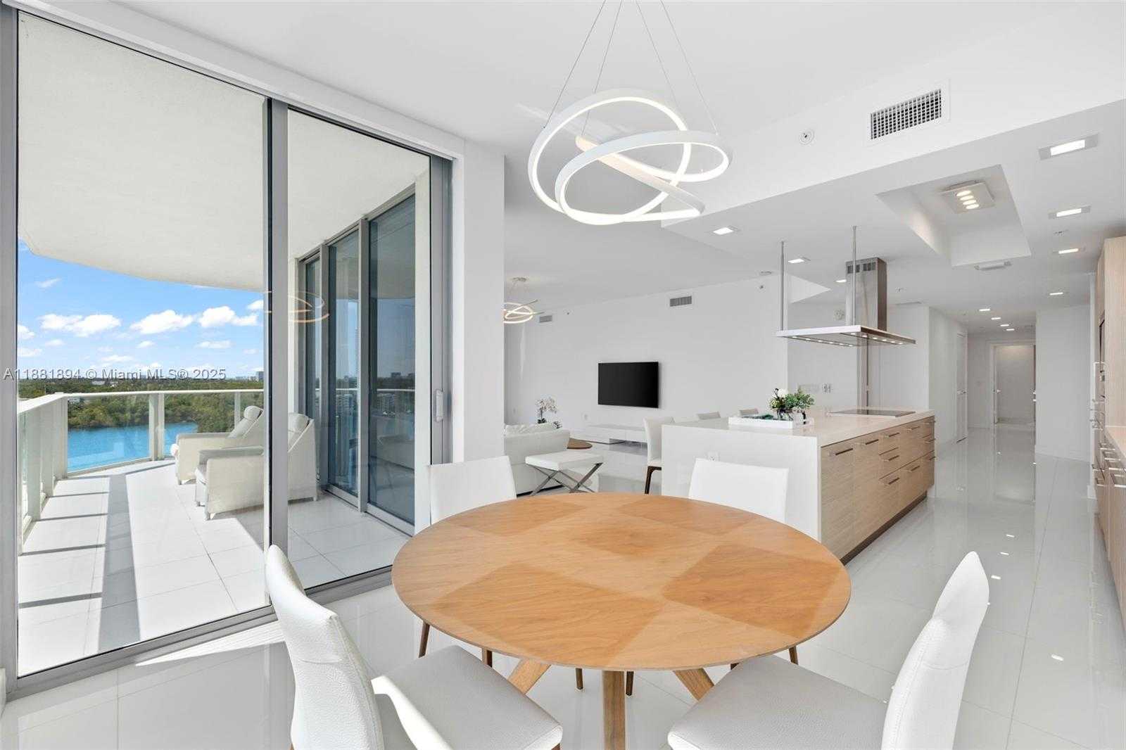 Small Image of 17111 BISCAYNE BLVD #1110, North Miami Beach Number 13
