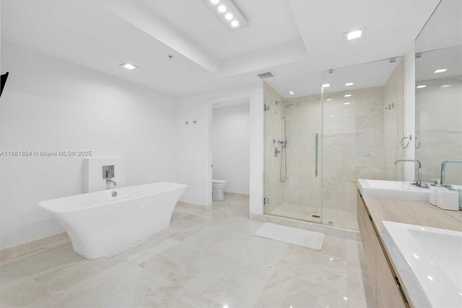 Small Image of 17111 BISCAYNE BLVD #1110, North Miami Beach Number 19