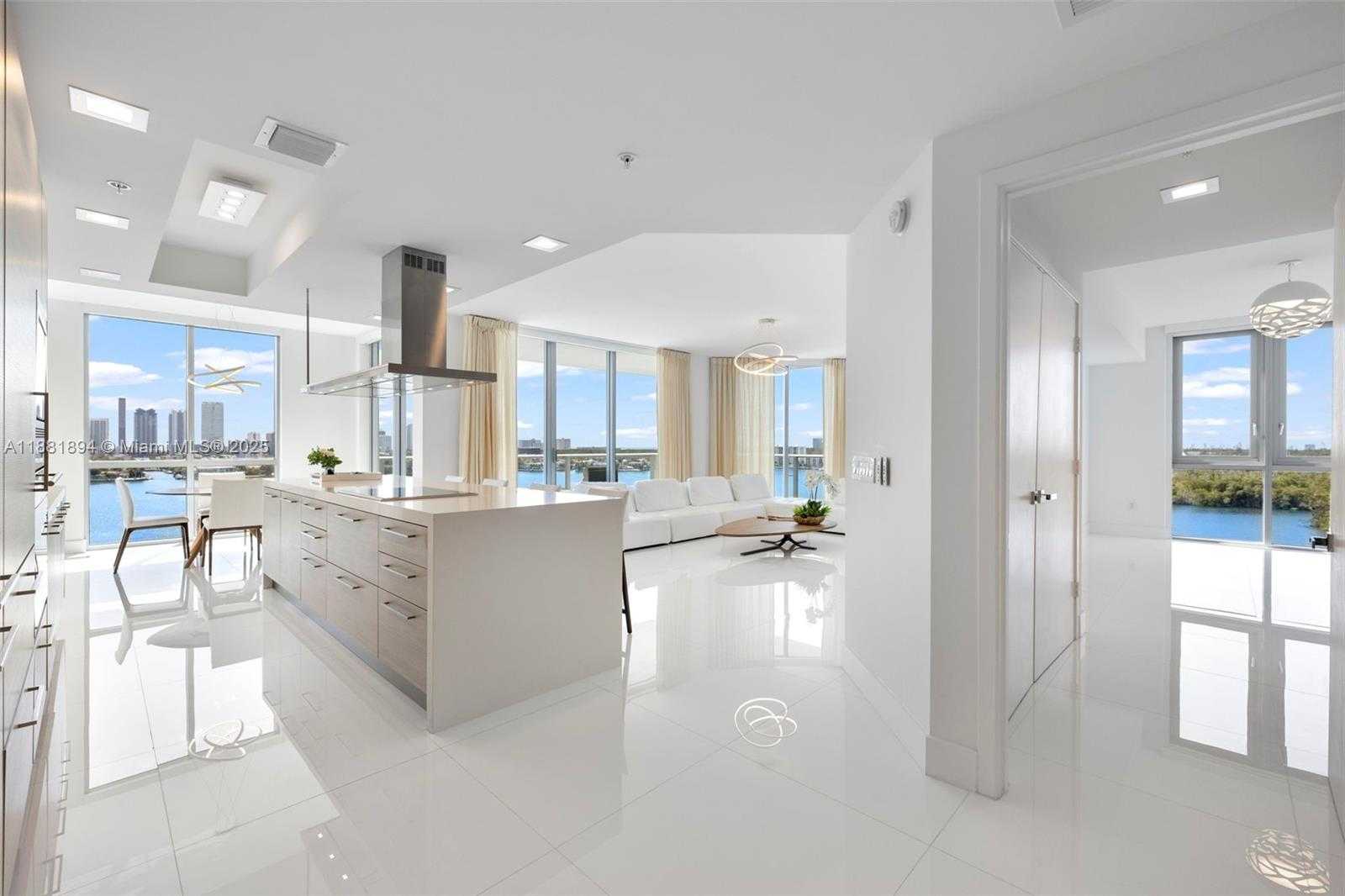 Small Image of 17111 BISCAYNE BLVD #1110, North Miami Beach Number 7