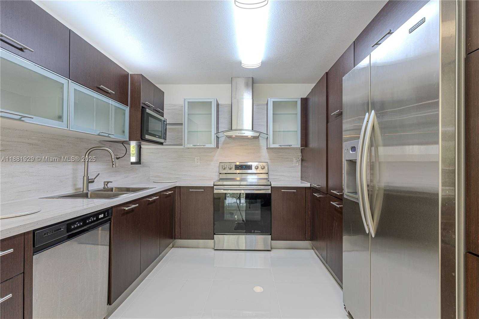 Small Image of 231 POINCIANA DR #401, Sunny Isles Beach Number 15