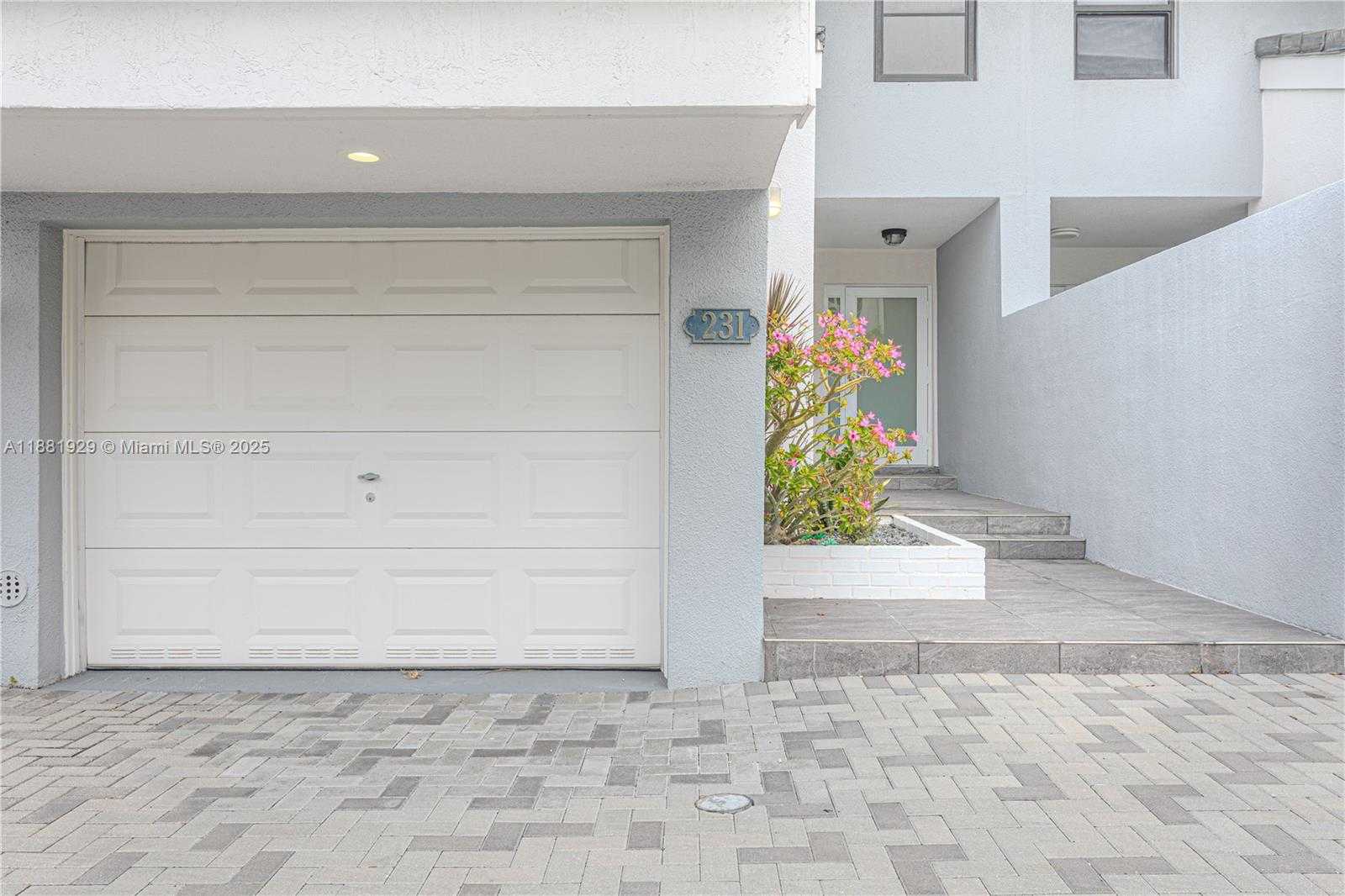 Small Image of 231 POINCIANA DR #401, Sunny Isles Beach Number 7