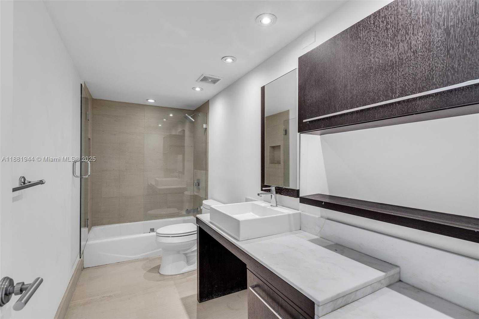 Small Image of 155 OCEAN LANE DR #300, Key Biscayne Number 18