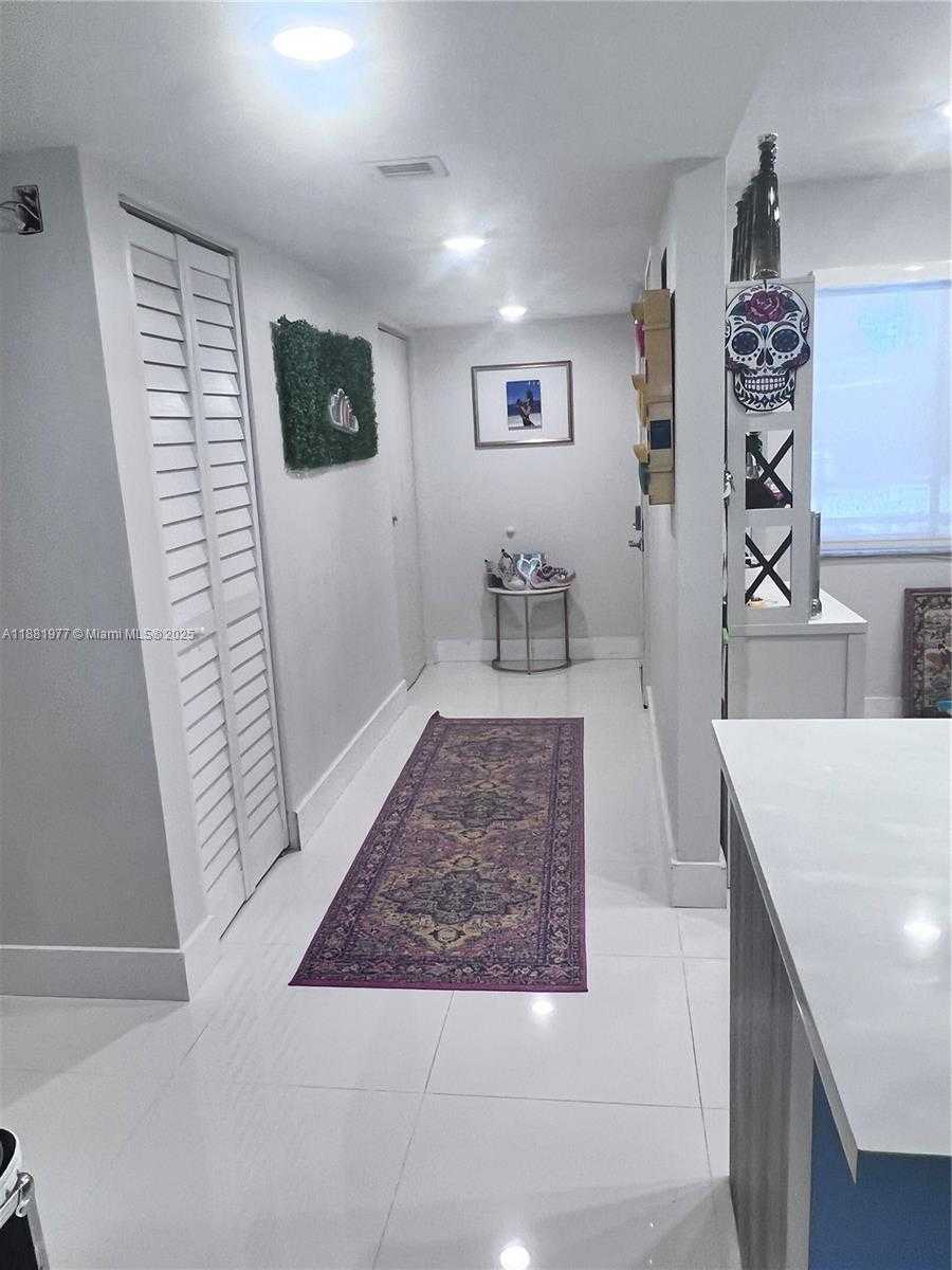 Small Image of 16531 BLATT BLVD #103, Weston Number 12