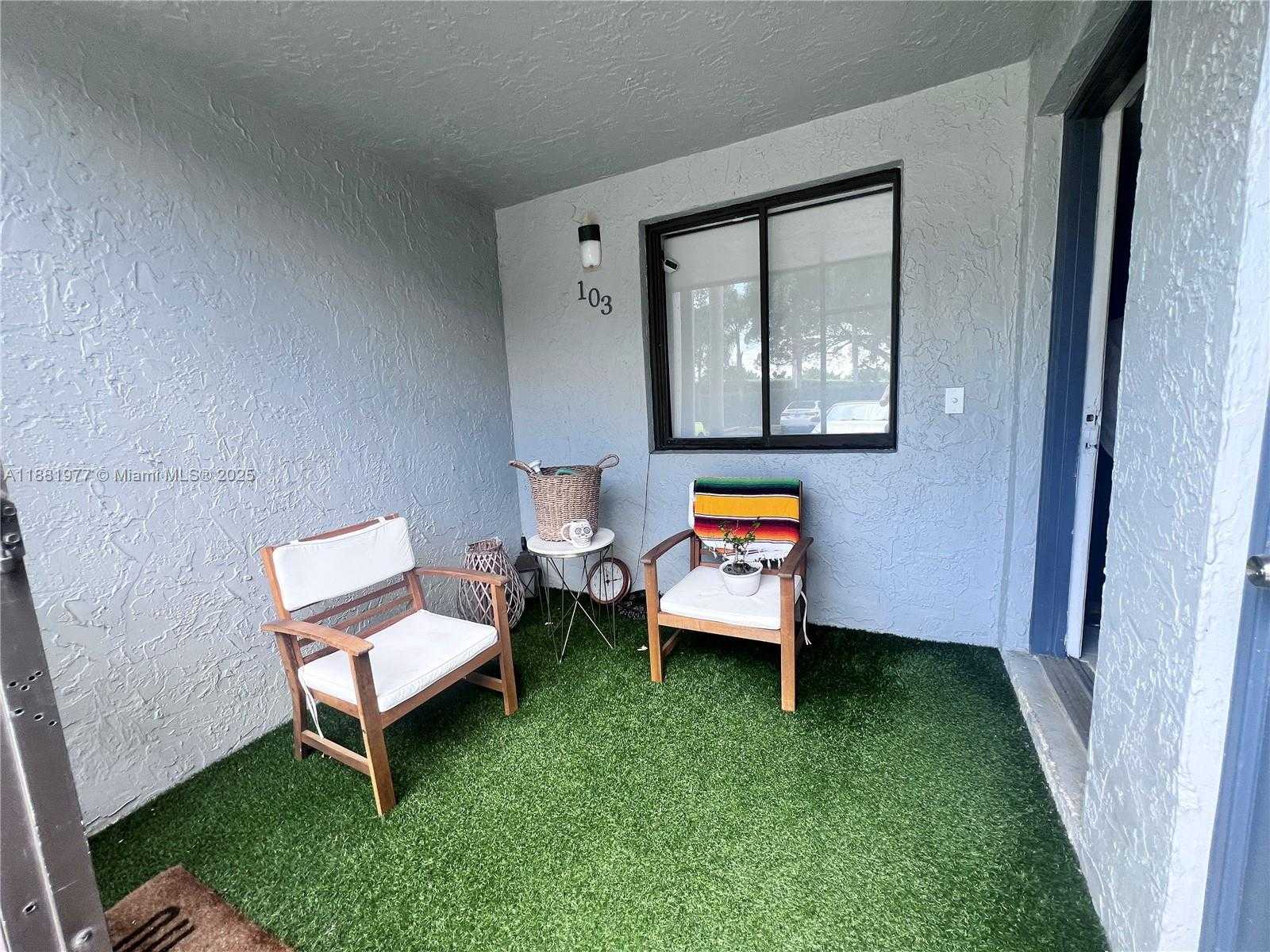 Small Image of 16531 BLATT BLVD #103, Weston Number 3