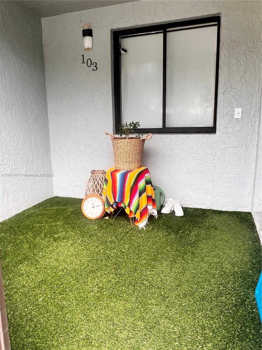 Small Image of 16531 BLATT BLVD #103, Weston Number 4
