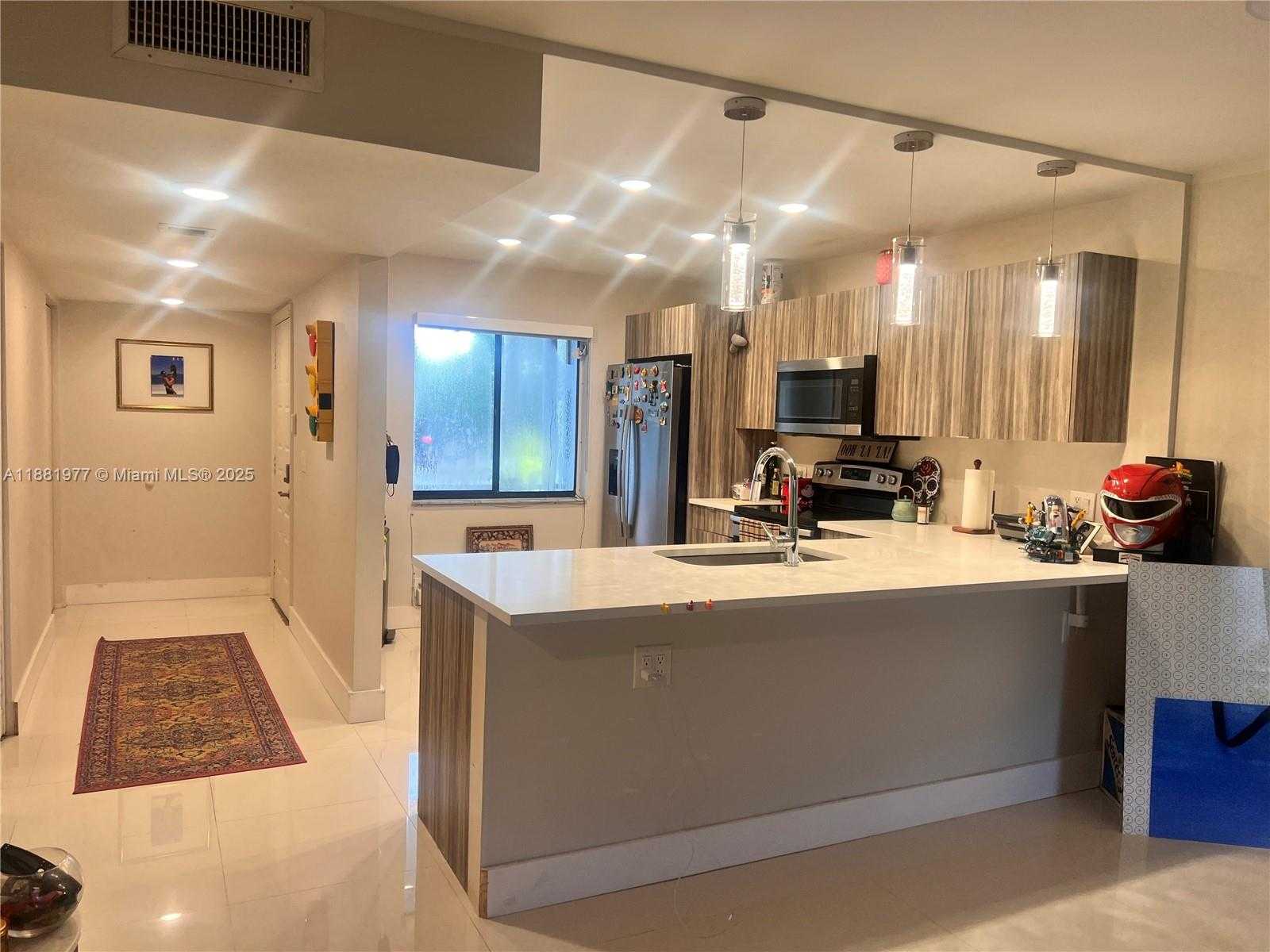 Small Image of 16531 BLATT BLVD #103, Weston Number 6