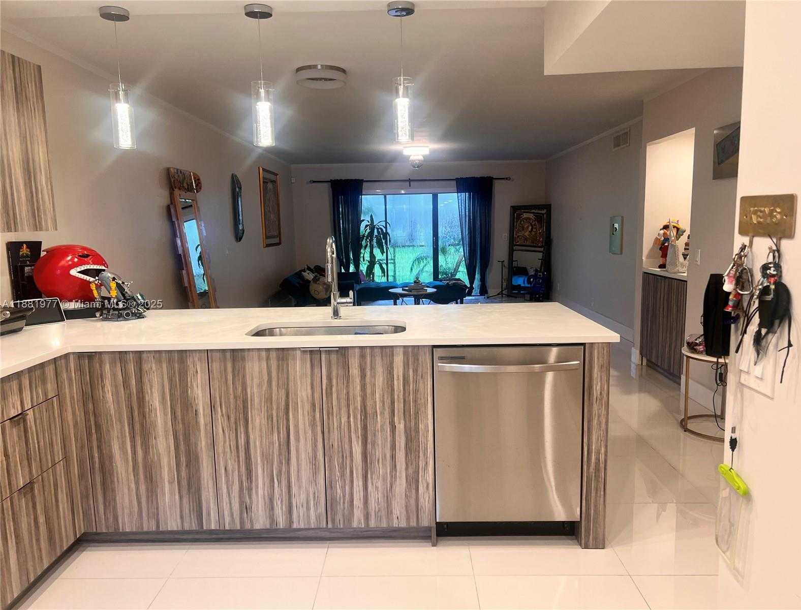 Small Image of 16531 BLATT BLVD #103, Weston Number 7