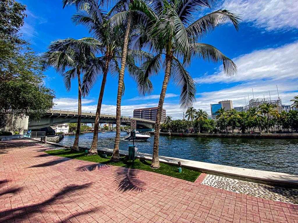 Small Image of 185 SOUTH WEST 7TH ST #3704, Miami Number 2