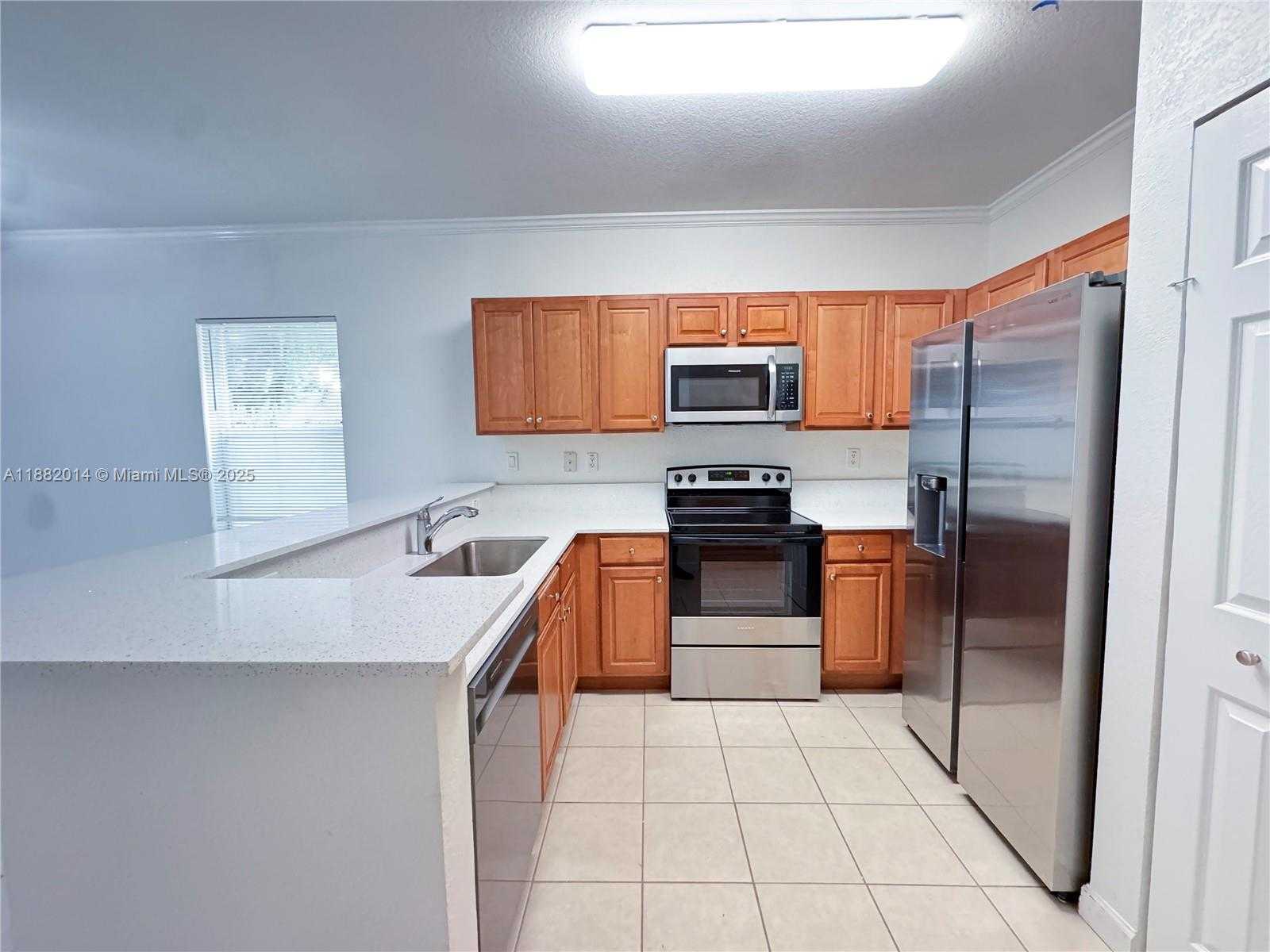 Small Image of 22072 SOUTH WEST 93RD PL, Cutler Bay Number 12