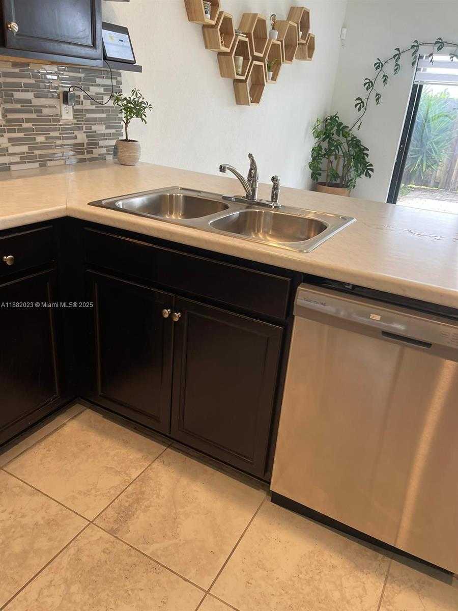 Small Image of 11374 SOUTH WEST 254TH TER, Homestead Number 10