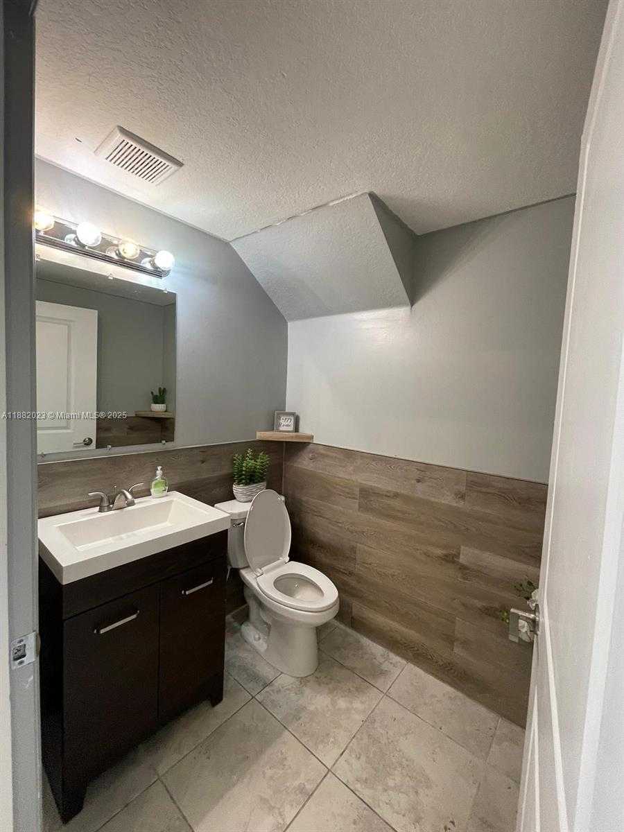 Small Image of 11374 SOUTH WEST 254TH TER, Homestead Number 20
